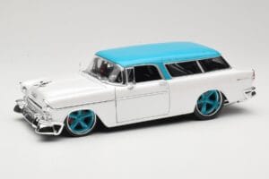 Chevrolet Nomad ホワイト Maisto 1:18 32613 メタル