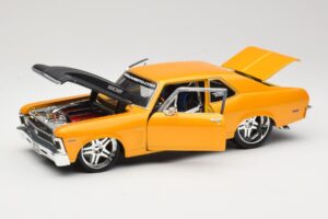 Chevrolet Nova SS ゴールド Maisto 1:18 31083 メタル - 画像 2/8