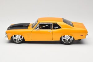 Chevrolet Nova SS ゴールド Maisto 1:18 31083 メタル - 画像 4/8