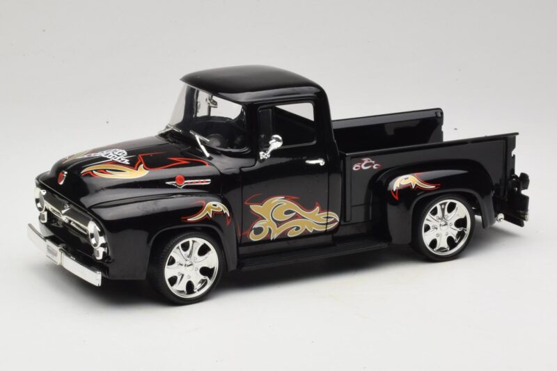 Chevrolet Old School Cody Project Truck & Chopper Set Joyride 1:18 Chevrolet Old School Cody Project Truck & Chopper Set Joyride 1:18 33911 メタル