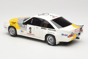 Opel Manta 400 Group B Rally Tour de Corse 1984 Chevrolet G30 サービスバン付き Otto 1:18 OT491 レジン - 画像 12/13