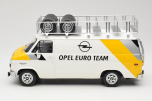Opel Manta 400 Group B Rally Tour de Corse 1984 Chevrolet G30 サービスバン付き Otto 1:18 OT491 レジン - 画像 6/13