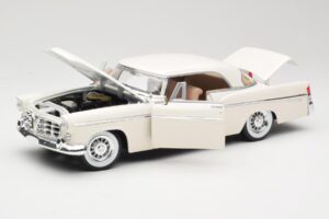 Chrysler 300B ホワイト Maisto 1:18 531897 メタル - 画像 2/8