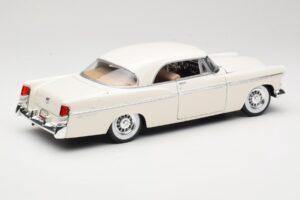Chrysler 300B ホワイト Maisto 1:18 531897 メタル - 画像 3/8