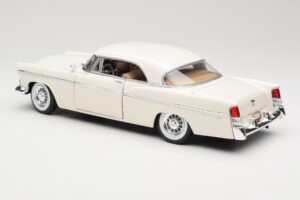 Chrysler 300B ホワイト Maisto 1:18 531897 メタル - 画像 7/8