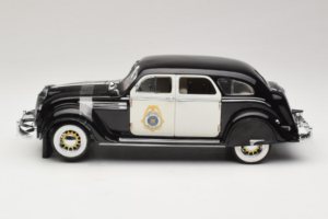 Chrysler Airflow ポリスカー Signature Models 1:18 CCSM01 メタル - 画像 3/6