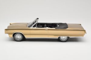 Chrysler Newport カブリオレ Gold Metallic BoS Models 1:18 BOS273 レジン - 画像 3/6
