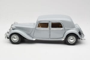 Citroen 15CV 6 Cyl グレー Maisto 1:18 50313 メタル - 画像 4/8