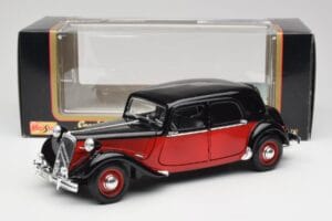 Citroen 15CV 6 Cyl ブラック & レッド Valmy Maisto 1:18 56009 メタル - 画像 8/8