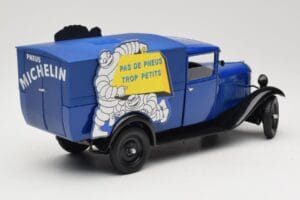 Citroen C4 F Pas de Pneus Trop Petit ブルー Solido 1:18 151235-00 メタル - 画像 3/8