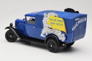 Citroen C4 F Pas de Pneus Trop Petit ブルー Solido 1:18 151235-00 メタル - 画像 7/8