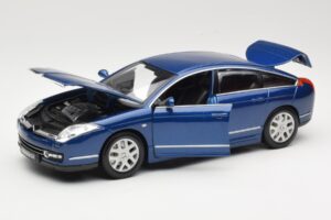 Citroen C6 ブルー Bburago 1:18 18-12073 メタル - 画像 2/8