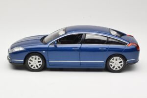 Citroen C6 ブルー Bburago 1:18 18-12073 メタル - 画像 4/8
