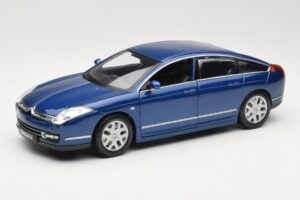 Citroen C6 ブルー Bburago 1:18 18-12073 メタル