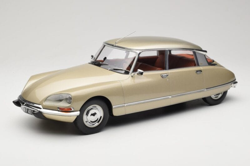 Citroen DS 23 Pallas ベージュ Norev 1:12 121730 メタル