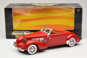 Cord 812 カブリオレ レッド American Muscle 1:18 32158 メタル - 画像 8/8