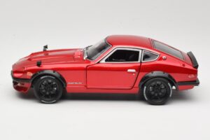 Datsun 240Z S30 レッド Maisto 1:18 32611 メタル - 画像 4/8