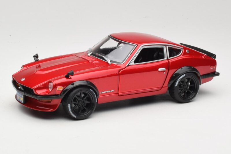 Datsun 240Z S30 レッド Maisto 1:18 Datsun 240Z S30 レッド Maisto 1:18 32611 メタル