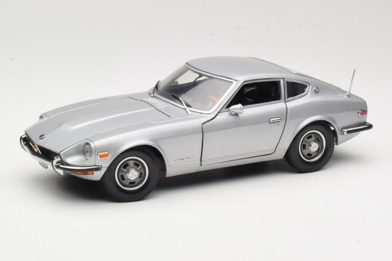 Datsun 240Z S30 シルバー Sun Star 1:18 Datsun 240Z S30 シルバー Sun Star 1:18 3503 メタル