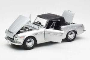 Datsun Fairlady 2000 SR311 ロードスター シルバー AUTOart 1:18 77432 メタル - 画像 2/8