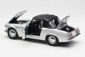 Datsun Fairlady 2000 SR311 ロードスター シルバー AUTOart 1:18 77432 メタル - 画像 5/8
