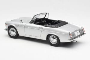 Datsun Fairlady 2000 SR311 ロードスター シルバー AUTOart 1:18 77432 メタル - 画像 7/8