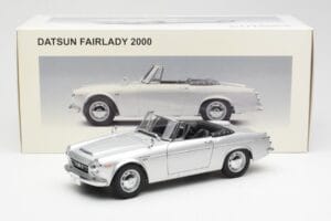 Datsun Fairlady 2000 SR311 ロードスター シルバー AUTOart 1:18 77432 メタル - 画像 8/8