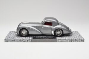 Delahaye Type 145 V12 Coupe Mullin Museum Minichamps 1:18 107116120 メタル - 画像 3/6