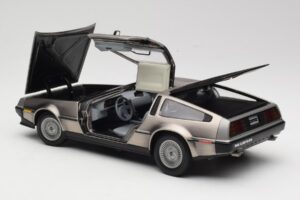 DeLorean DMC-12 LK シルバー Sun Star 1:18 2701 メタル - 画像 5/8