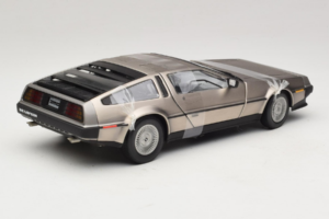 DeLorean DMC-12 シルバー Sun Star 1:18 2703 メタル - 画像 2/6