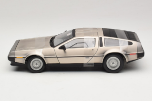 DeLorean DMC-12 シルバー Sun Star 1:18 2703 メタル - 画像 3/6
