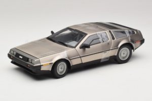 DeLorean DMC-12 シルバー Sun Star 1:18 2703 メタル