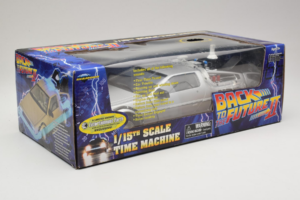 DeLorean DMC-12 Time Machine Back to the Future II Diamond 1:15 210123 メタル - 画像 2/3