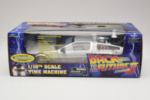 DeLorean DMC-12 Time Machine Back to the Future II Diamond 1:15 210123 メタル