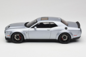 Dodge Challenger SRT Hellcat Redeye シルバー GT Spirit 1:18 GT226 レジン - 画像 3/6