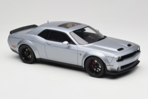 Dodge Challenger SRT Hellcat Redeye シルバー GT Spirit 1:18 GT226 レジン - 画像 4/6