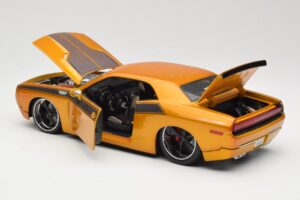 Dodge Challenger Concept ゴールド Maisto 1:18 31320 メタル - 画像 5/8