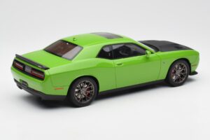 Dodge Challenger SRT Hellcat グリーン GT Spirit 1:18 GT168 レジン - 画像 2/6