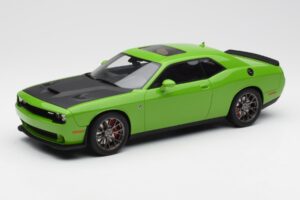 Dodge Challenger SRT Hellcat グリーン GT Spirit 1:18 GT168 レジン
