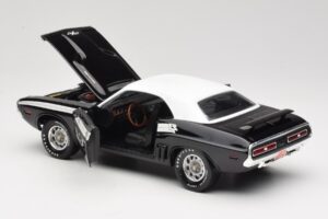 Dodge Challenger R/T ブラック & ホワイト ERTL 1:18 36549 メタル - 画像 5/8