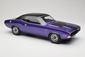 Dodge Challenger R/T Plum Crazy Otto 1:12 G083 レジン - 画像 4/6