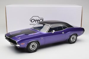 Dodge Challenger R/T Plum Crazy Otto 1:12 G083 レジン - 画像 6/6