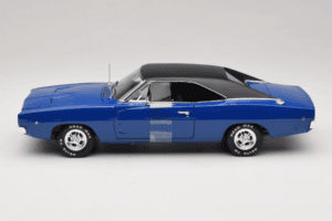Dodge Charger Christine ムービーカー Auto World 1:18 AWSS111/06 メタル - 画像 4/8