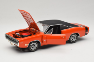 Dodge Charger R/T オレンジ & ブラック American Muscle 1:18 39314 メタル - 画像 2/8