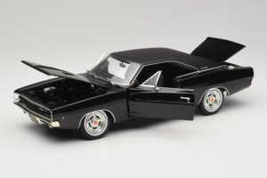 Dodge Charger R/T Steve McQueen Bullitt Movie Greenlight 1:18 12839 メタル - 画像 2/8