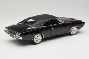 Dodge Charger R/T Steve McQueen Bullitt Movie Greenlight 1:18 12839 メタル - 画像 3/8