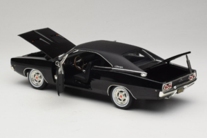 Dodge Charger R/T Steve McQueen Bullitt Movie Greenlight 1:18 12839 メタル - 画像 5/8