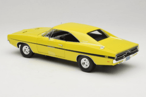 Dodge Charger R/T イエロー Dirty Mary Crazy Larry Auto World 1:18 AWSS101/06 メタル - 画像 7/8
