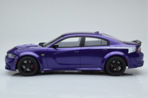 Dodge Charger Super Bee パープル GT Spirit 1:18 GT895 レジン - 画像 3/6