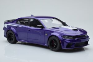 Dodge Charger Super Bee パープル GT Spirit 1:18 GT895 レジン - 画像 4/6